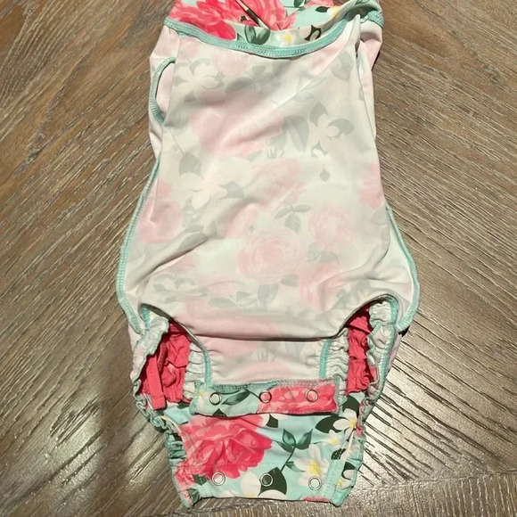 EUC Ruffle Butts Rosy Sweetheart One Piece Rash Guard Floral 6-12 months - Picture 9 of 10